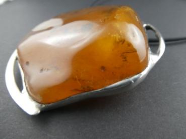 Preview: Bernstein Kettenanhänger aus Naturbernstein